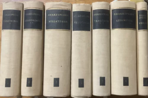 William Shakespeare: Shakespeare összes művei I-VII. (Királydrámák I-II. - Vígjátékok - Tragédiák I-II. - Színművek - Versek)