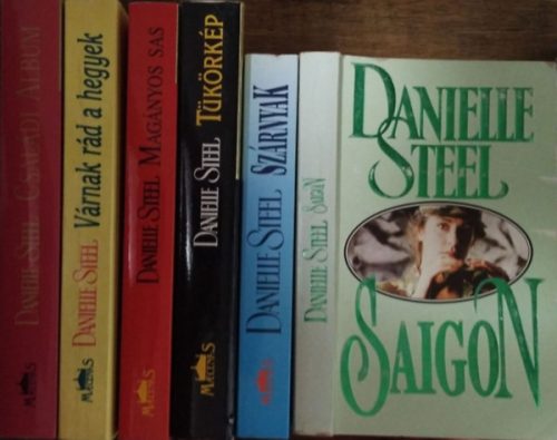 Családi album + Magányos sas + Saigon + Szárnyak + Tükörkép + Várnak rád a hegyek (6 kötet) - Danielle Steel könyvcsomag