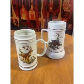 Vadászjelenetes Hollóházi sörös korsó 2 db 