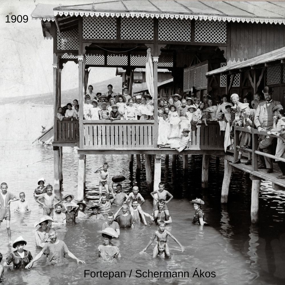 ️Napernyők árnyékában – Fürdőzés és nyaralás az 1900-as évek elején ️